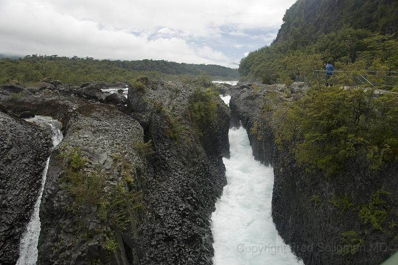 20071219 121946 D2X 4200x2800.jpg - Petrohue River Water Falls, Vicente Perez Rosales National Park, Chile